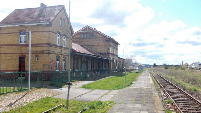 Argumente: Aken (Elbe) braucht die Schiene